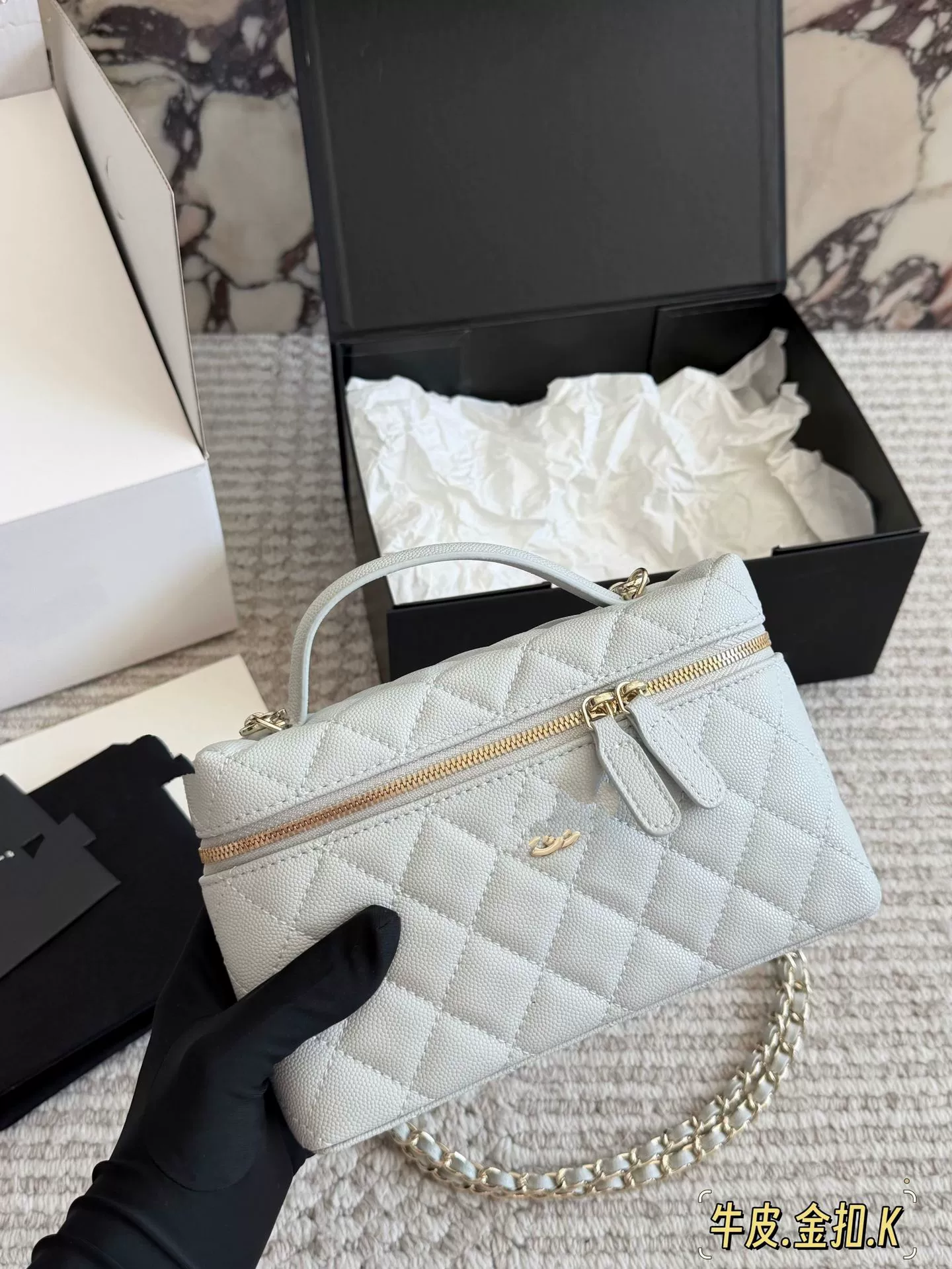 Lunch box, one-shoulder bag with diamond pattern, Chanel style, chain bag