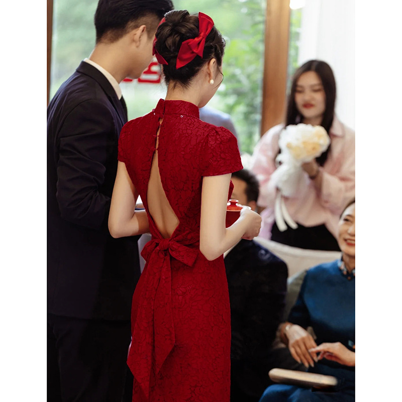 Rojo mejorado cheongsam tostada vestido nupcial boda Vestido de noche de las mujeres de estilo chino largo adelgazamiento sin respaldo fuera de la Corte banquete image 4