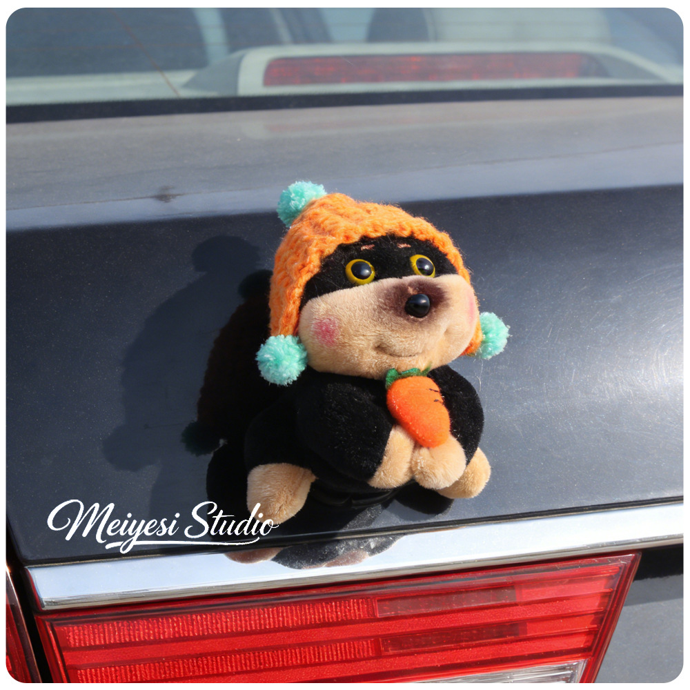 Colgante de cola de automóvil Bauleta de automóvil Colgante de cola de muñeca lindo dibujo animado fresas oso de motocicleta Decoración muñeca