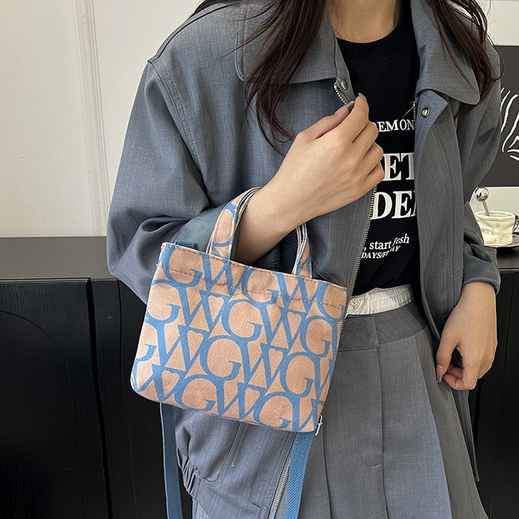 托特批发女包网红手提小方包泰国跨境饭盒包帆布印花新款字母便当