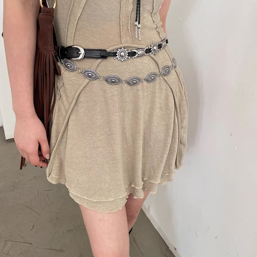 2024 Neuer amerikanischer Mode-Retro-Taillengürtel mit geschnitztem geometrischem elliptischen Gürtel, lässiger, vielseitiger Jeansgürtel im Y2K-Stil, einzigartiges Designgefühl aus Metall_voghion.com