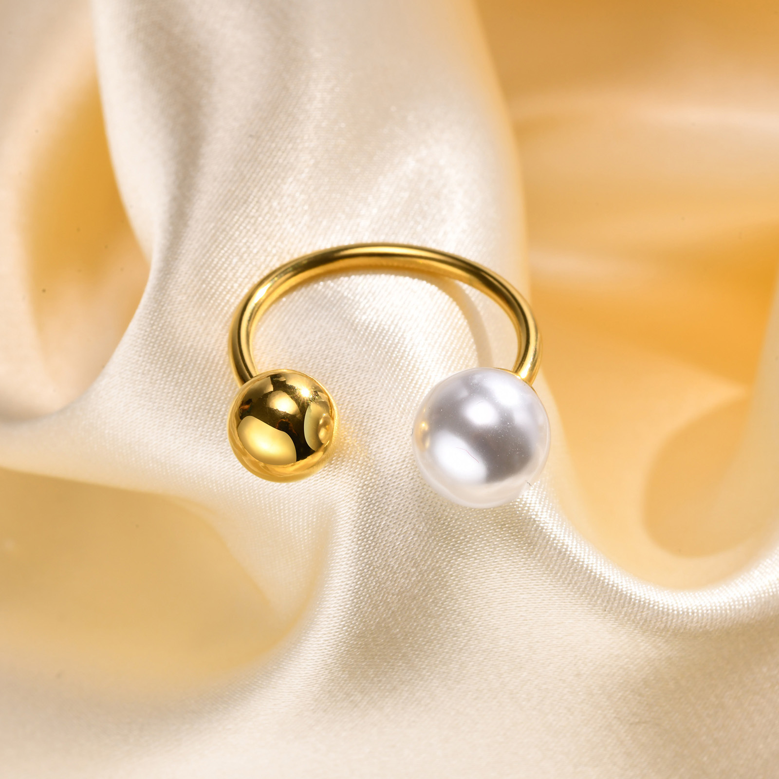 304 Stainless Steel Gold Plated Simple Style Plating Asymmetrical Pearl Open Ring display picture 4