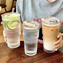 Ins大容量ガラスストローカップ蓋付き縦縞グラス高颜値コップ食品級パーマ防止断熱