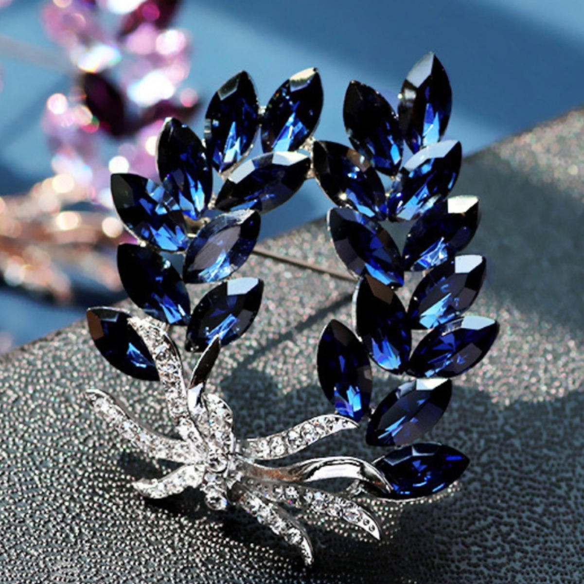 AliExpress Venta caliente Bauhinia broche de gama alta femenino temperamento anti-exposición pin diamante incrustado trigo oreja ramillete traje Accesorios image 4