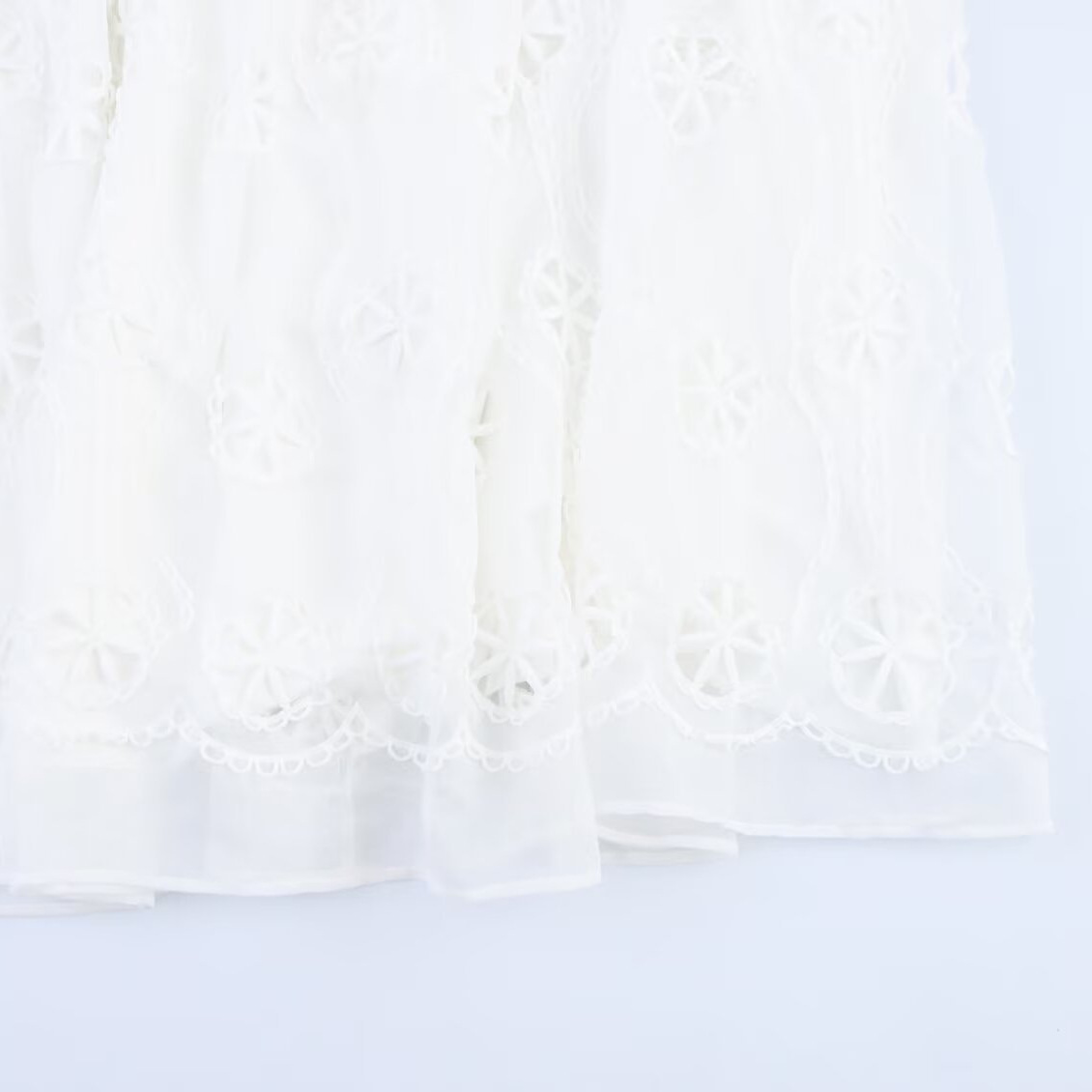 V-neck Fashion Lace Puff Sleeve Waist-controlled White Lace Dress