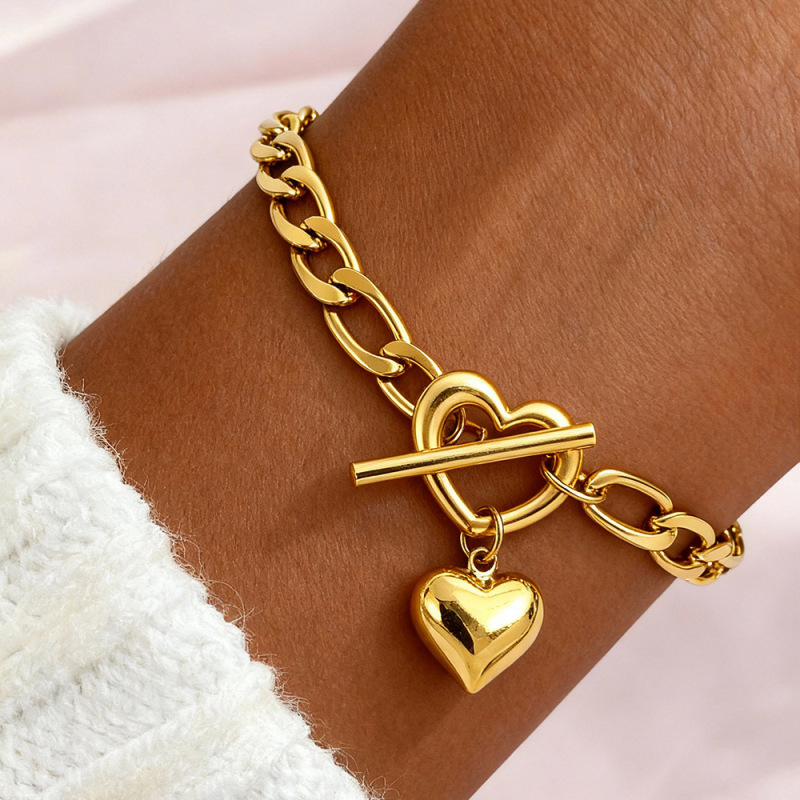 New Fashion Exquisite Stainless Steel Love Heart Pendant Bracelet for Women, Stylish and Unique Design, Charming Wrist Jewelry Wholesale