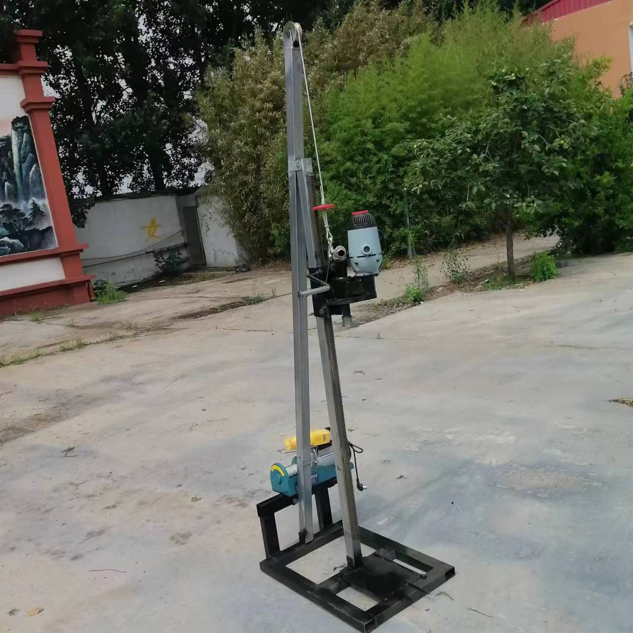 小型立架手摇打井机 家用电动卷扬提升钻井机 两相电灌溉水井机