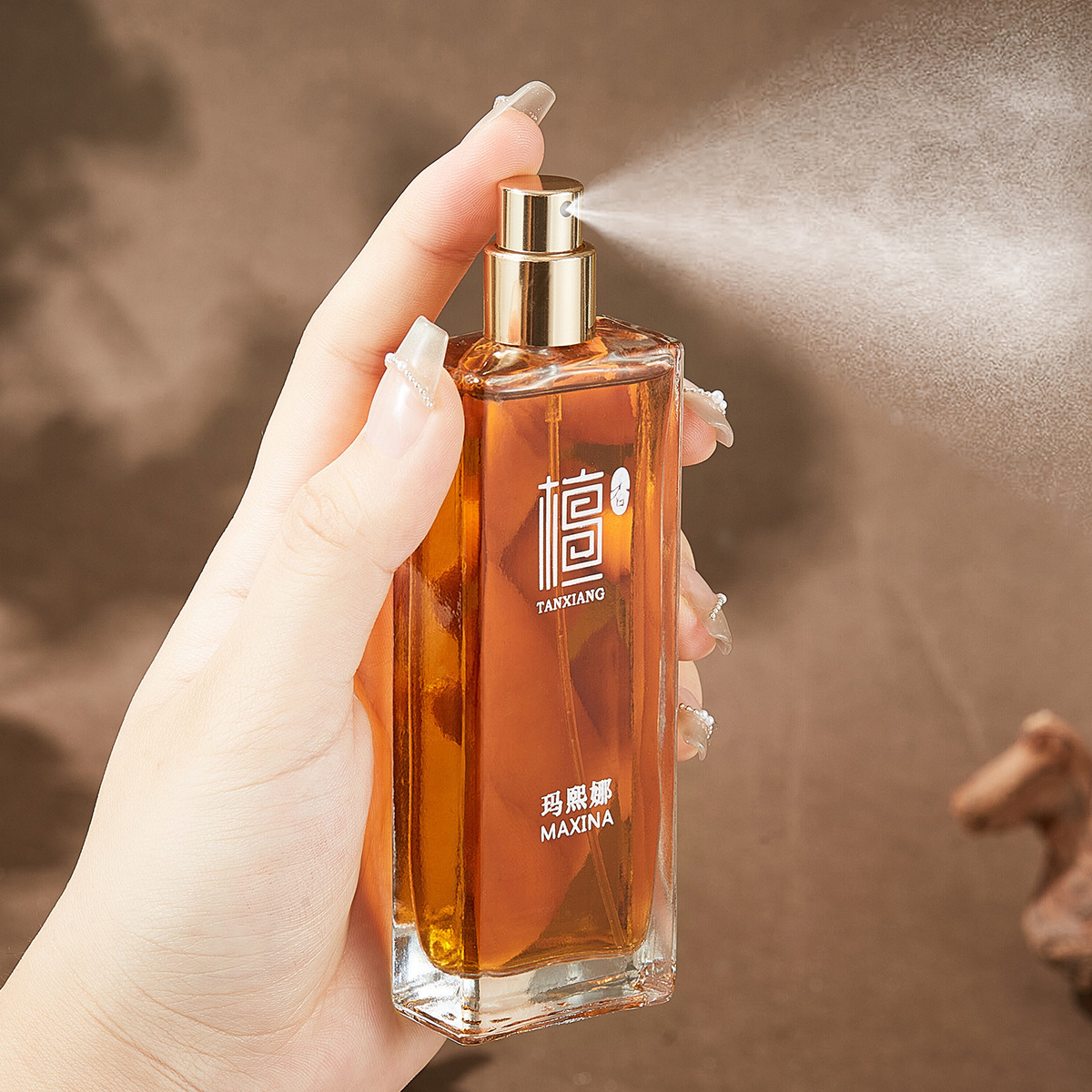 Nuevos productos de fragancia de sándalo madera fresca fragancia perfumes duraderos sabor templo incienso fragancia neutra al por mayor