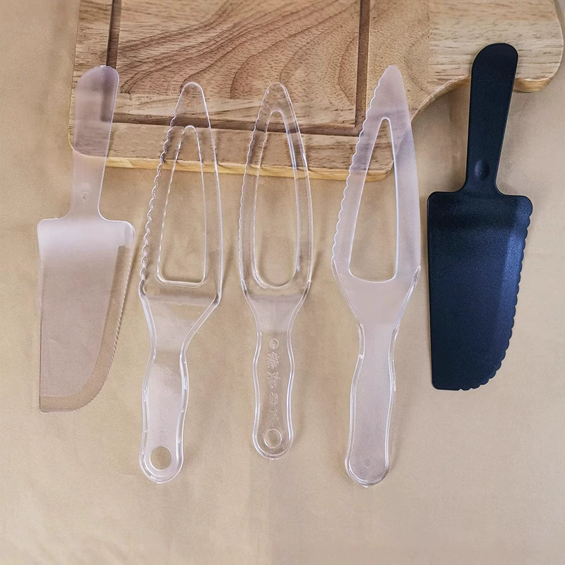 Одноразовый пластиковый резак для торта на день рождения утолщенное матовое лезвие пилообразный нож торт десертный нож и вилка производители оптом