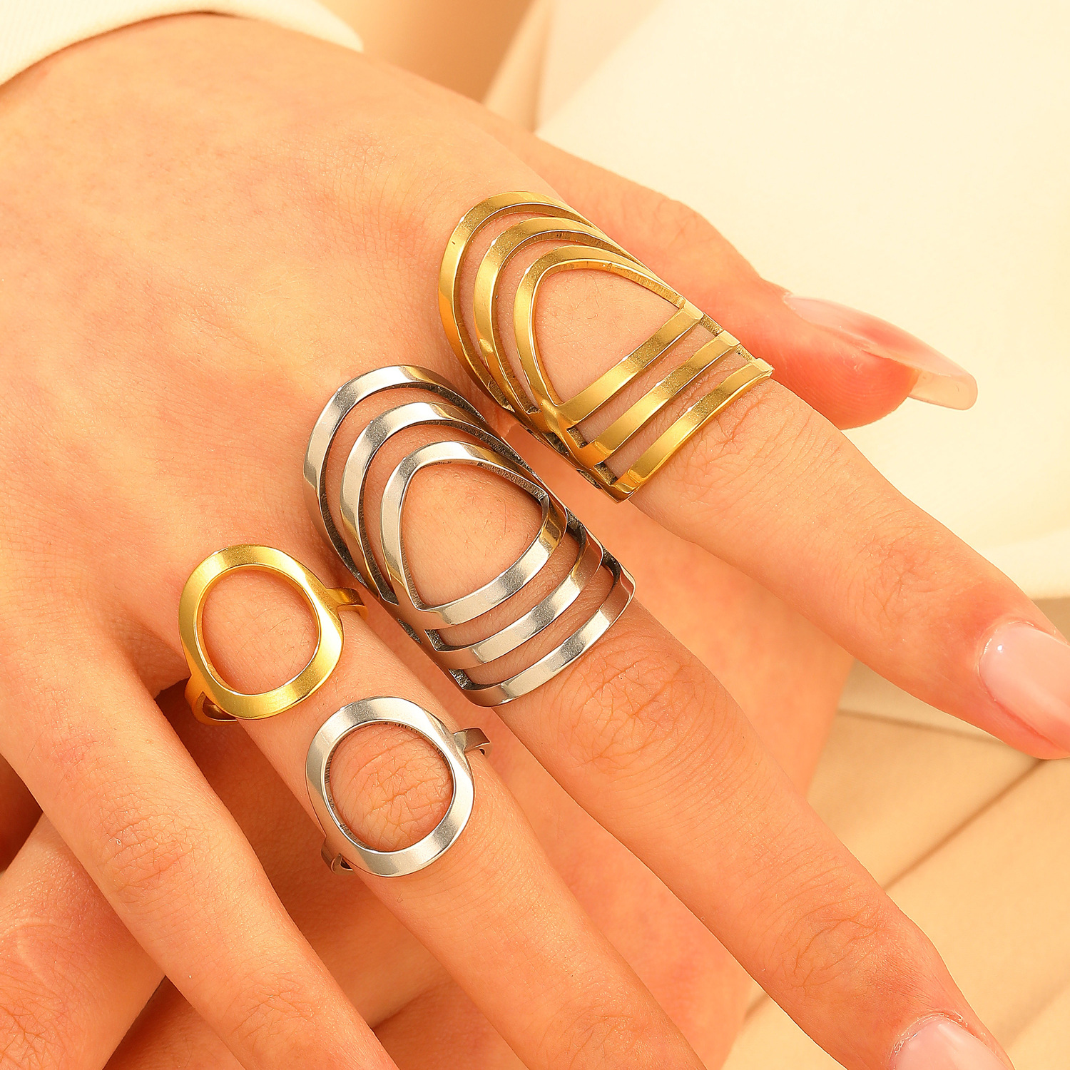 欧美时尚不锈钢椭圆形戒指 速卖通金色银色18K金开口钛钢日常戒指