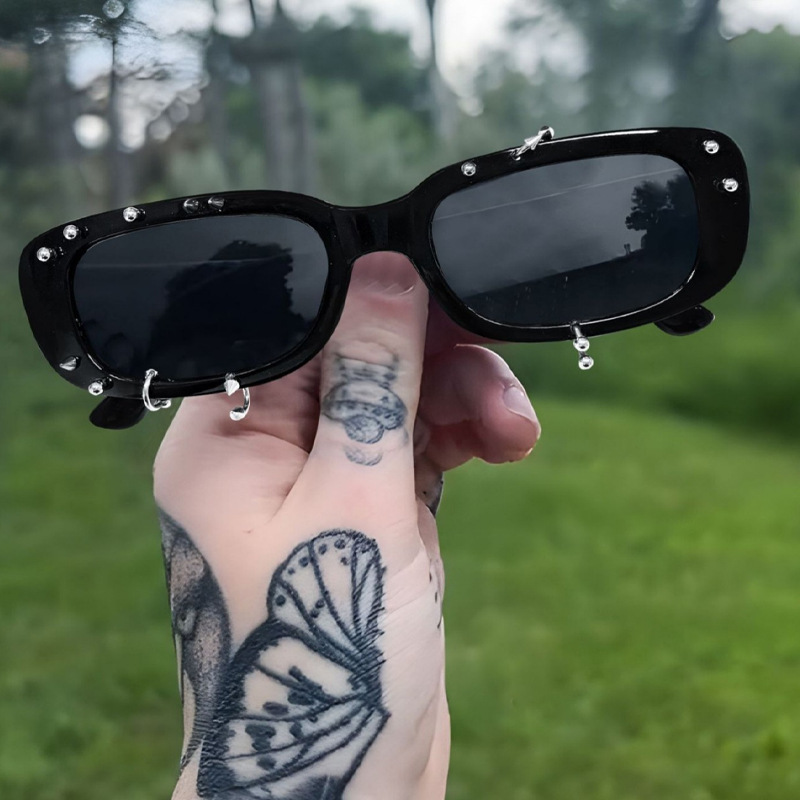 Square small fashionable sunglasses