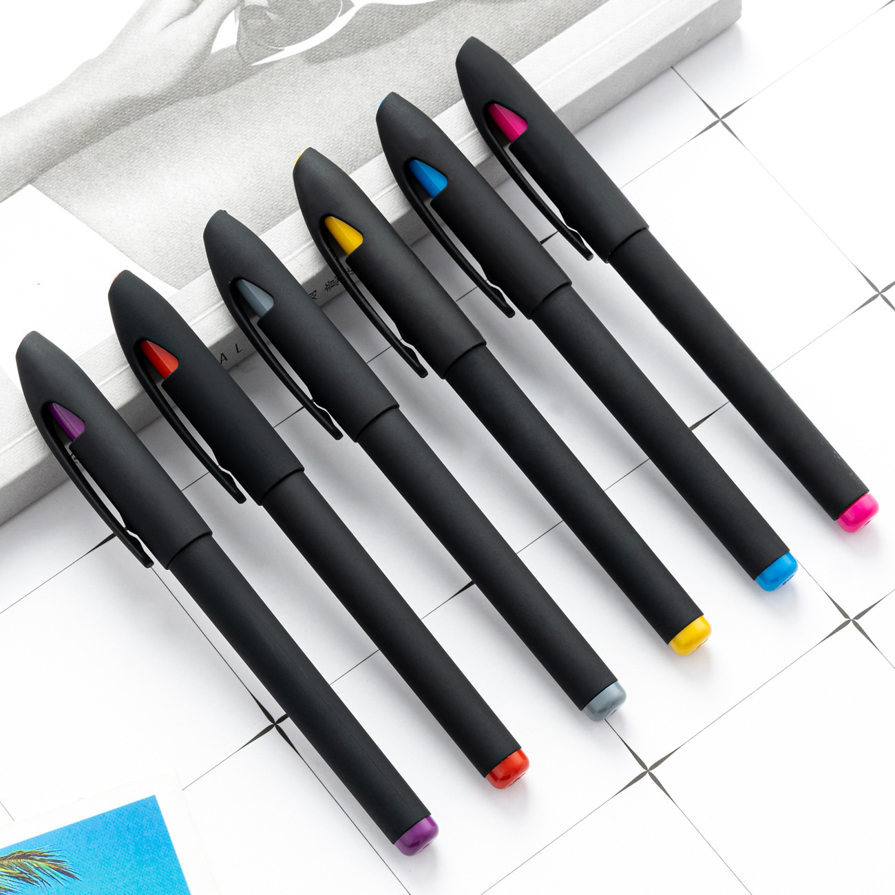 Fábrica directa de bolígrafo de plástico negro bolígrafo de firma de negocios bolígrafo de regalo bolígrafo de escritorio de oficina bolígrafo financiero