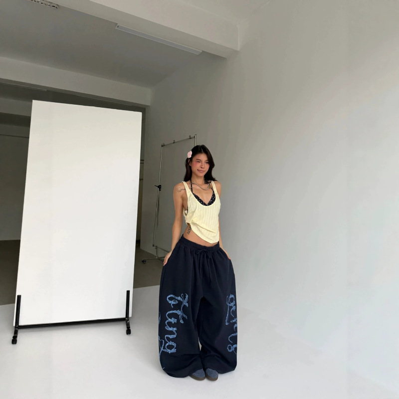 American-style loose-fitting hiphop street dance dopamine sweatpants, mid-rise wide-leg straight-leg pants, athletic casual floor-length pants American-style loose-fitting hiphop street dance dopamine sweatpants, mid-rise wide-leg straight-leg pants, athletic casual floor-length pants