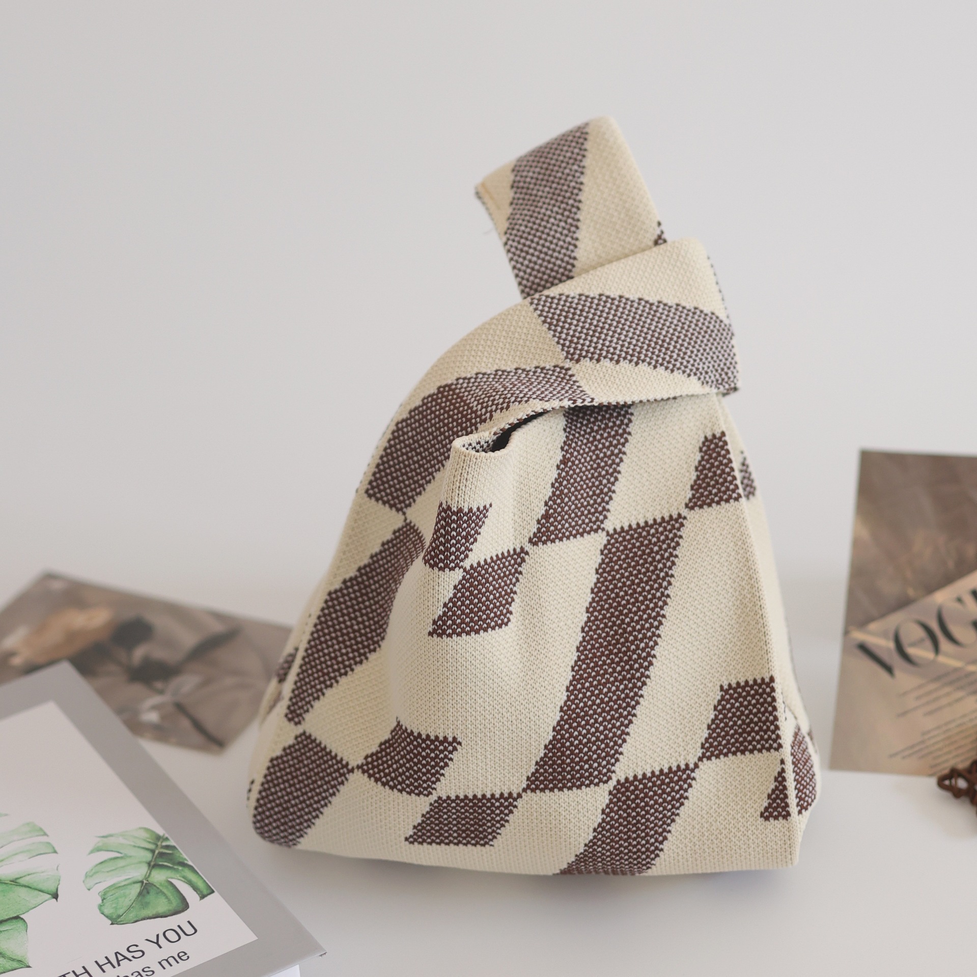 H sarga-tarjeta beige