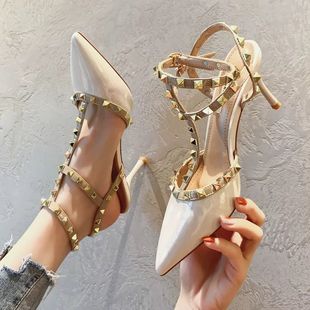�����߸�Ь������һ�֎����^�߸��\��ЬŮ�W�t��ɫ��Ь