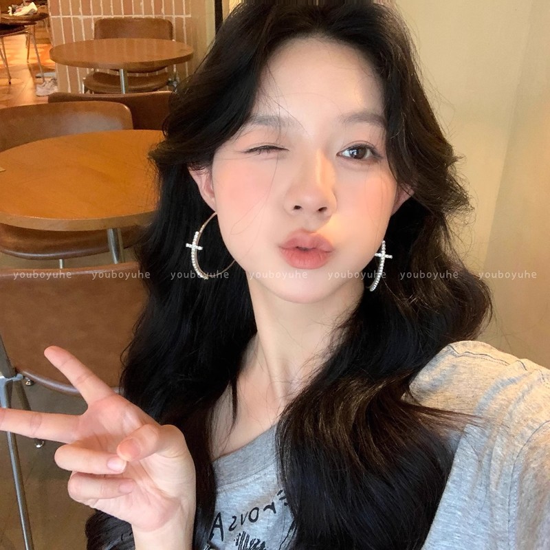 欧美夸张闪钻十字架素圈耳圈女小众设计高级感耳环显瘦大圈圈耳饰|undefined