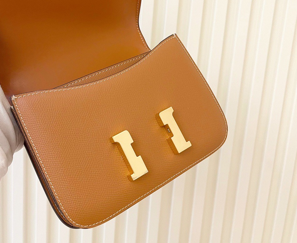 골든 브라운 골드 버클 올바른 버전