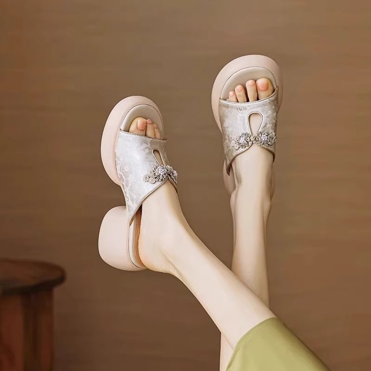 2026 nuevo estilo chino chino de verano de diapositivas de piel suave, muffins retro zapatillas de medio día image 6