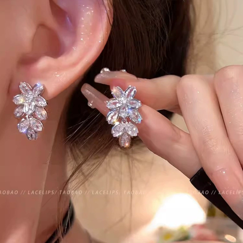 Серьги (серебро S925) с жемчужными вставками, цветочный легкий люкс стиль, деликатные и легкие