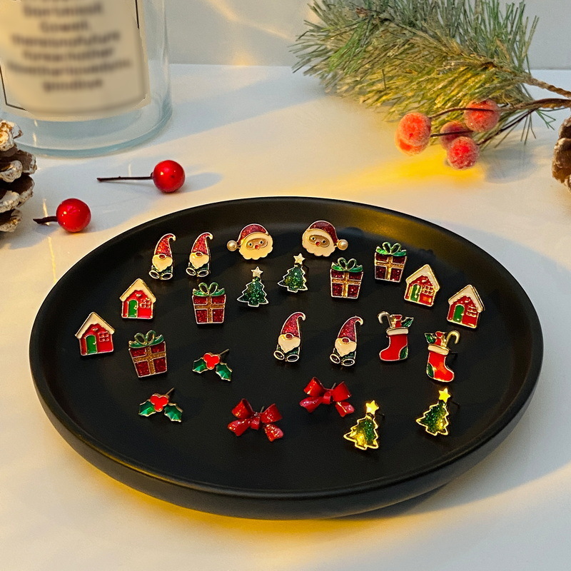 1 Set Christmas Simple Style Christmas Tree Santa Claus Christmas Socks Plating Alloy Drop Earrings Ear Studs display picture 1