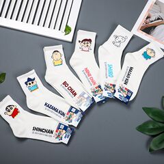 韓国の東大門クレヨンの小さい新しい男性の靴下の中筒の秋冬のカジュアルなシンプルでかわいい漫画の図案のinsの潮流