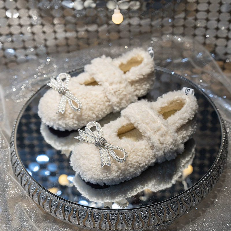 Волосатые туфли для девочек носят на улице 2025 новая зимняя плюшевая детская обувь