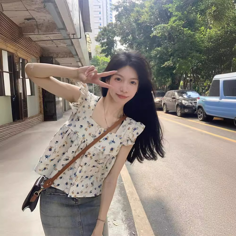 Short-sleeved crop top, sexy new summer style, French chiffon flutter sleeves, 2025 puff sleeve floral short top