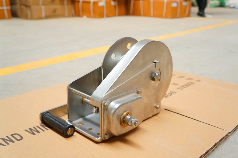 304不锈钢手摇绞盘自刹车手动绞车小卷扬机牵引机自锁绞盘小吊机