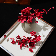 ヘラの新型の純粋な手作りのすずらんの高級な年齢の布の芸の花のヘアピンの中国式の赤い敬酒服の新婦の頭飾り