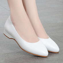 2025年新款坡跟单鞋夏季软底一脚蹬皮鞋豆豆鞋小白鞋防滑耐磨单鞋