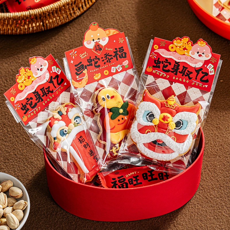 Новогодняя открытка Хед Кookies упаковочный пакет 2025 год Год Змеи Выпеченный снежной снежинки хрустящее кондитерское печенье Заглавная карта Лоток из клейкого риса