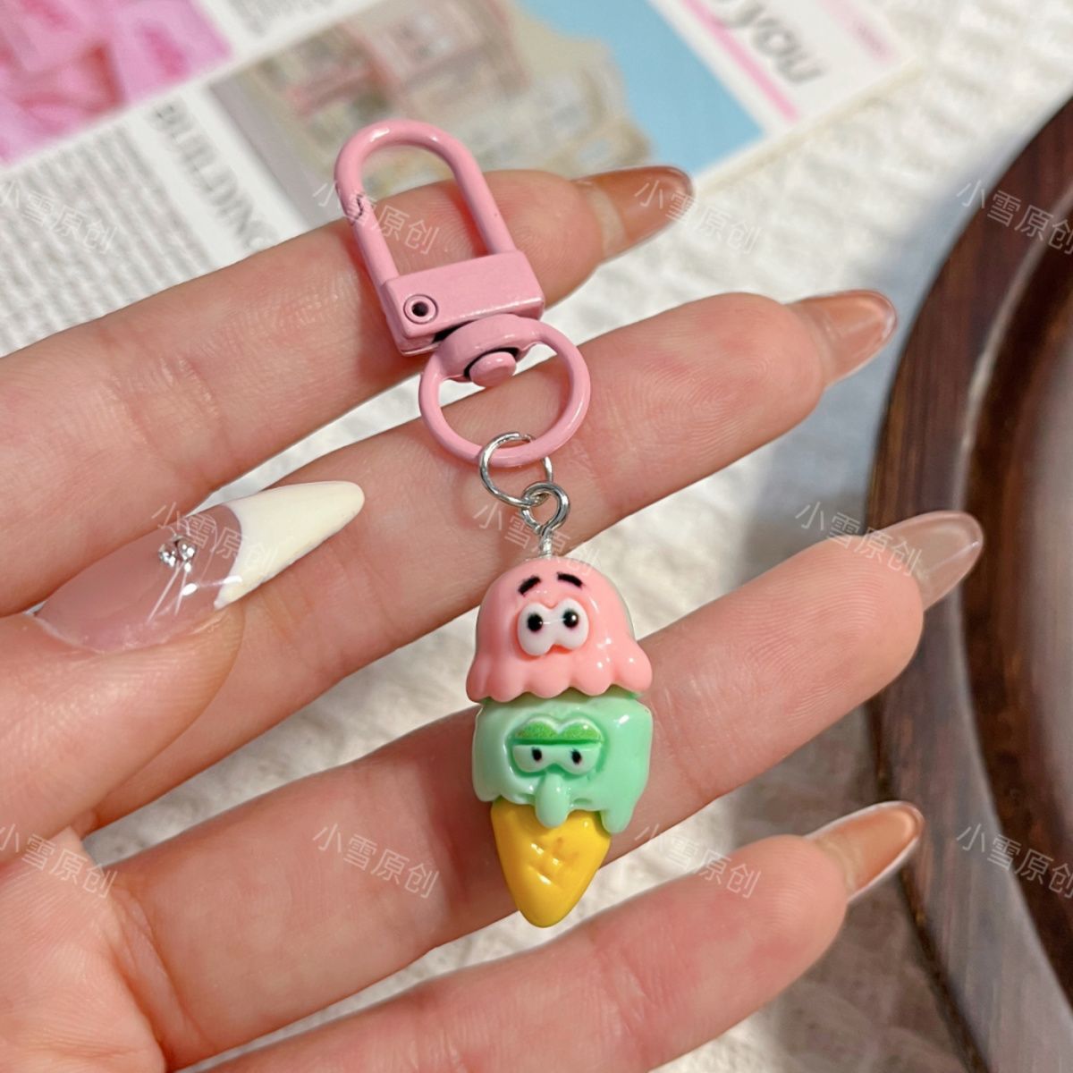 Pequeña tarjeta campana D01 pareja en línea SpongeBob pie estrella de dibujos animados llaveros lindos bolsos de pareja estudiantes