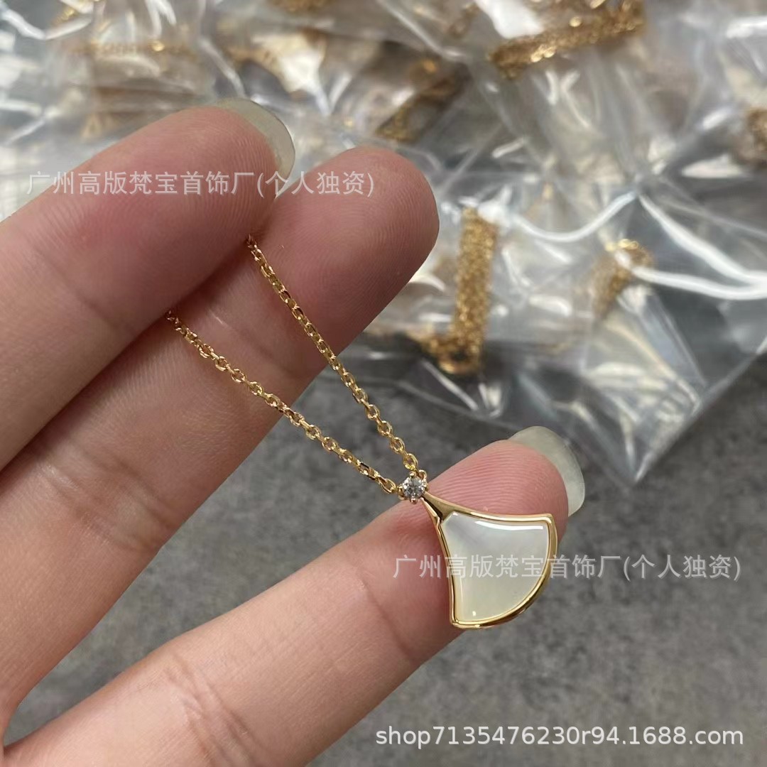 【신상】 화이트 자개 목걸이