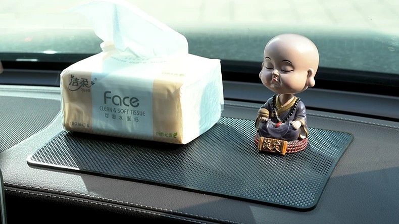 Car anti-slip mat, car accessories storage mat, in-car dashboard phone and accessory holder, high-temperature resistant