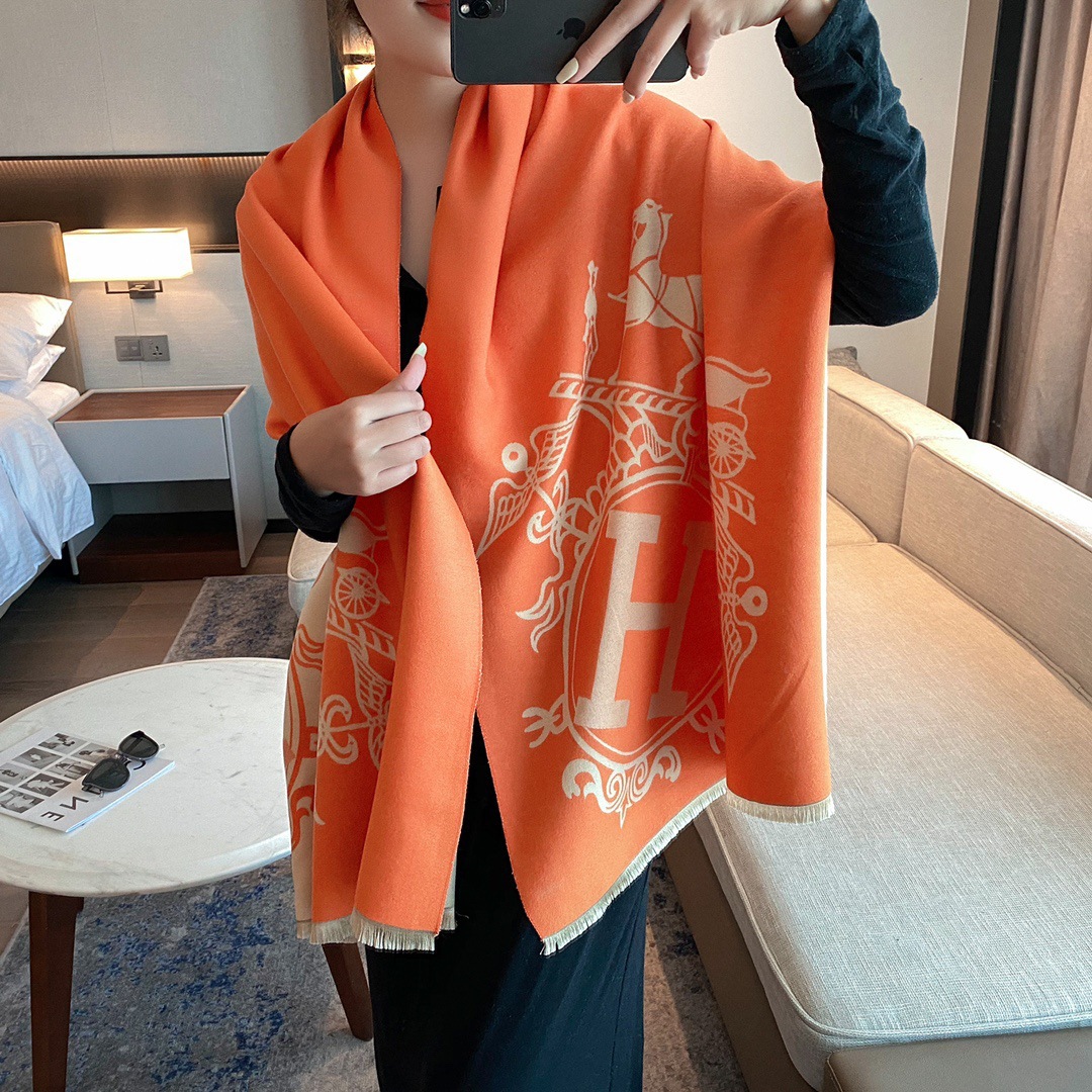 주황색