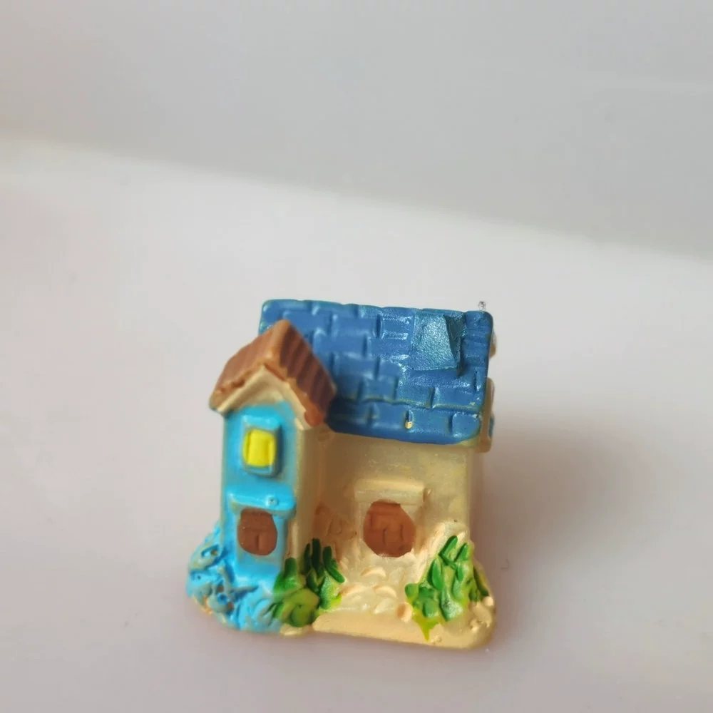 [Blue Roof Villa Cottage] Микро-ландшафтное украшение из смолы трехмерное моделирование украшения животных Моховой микропейзаж