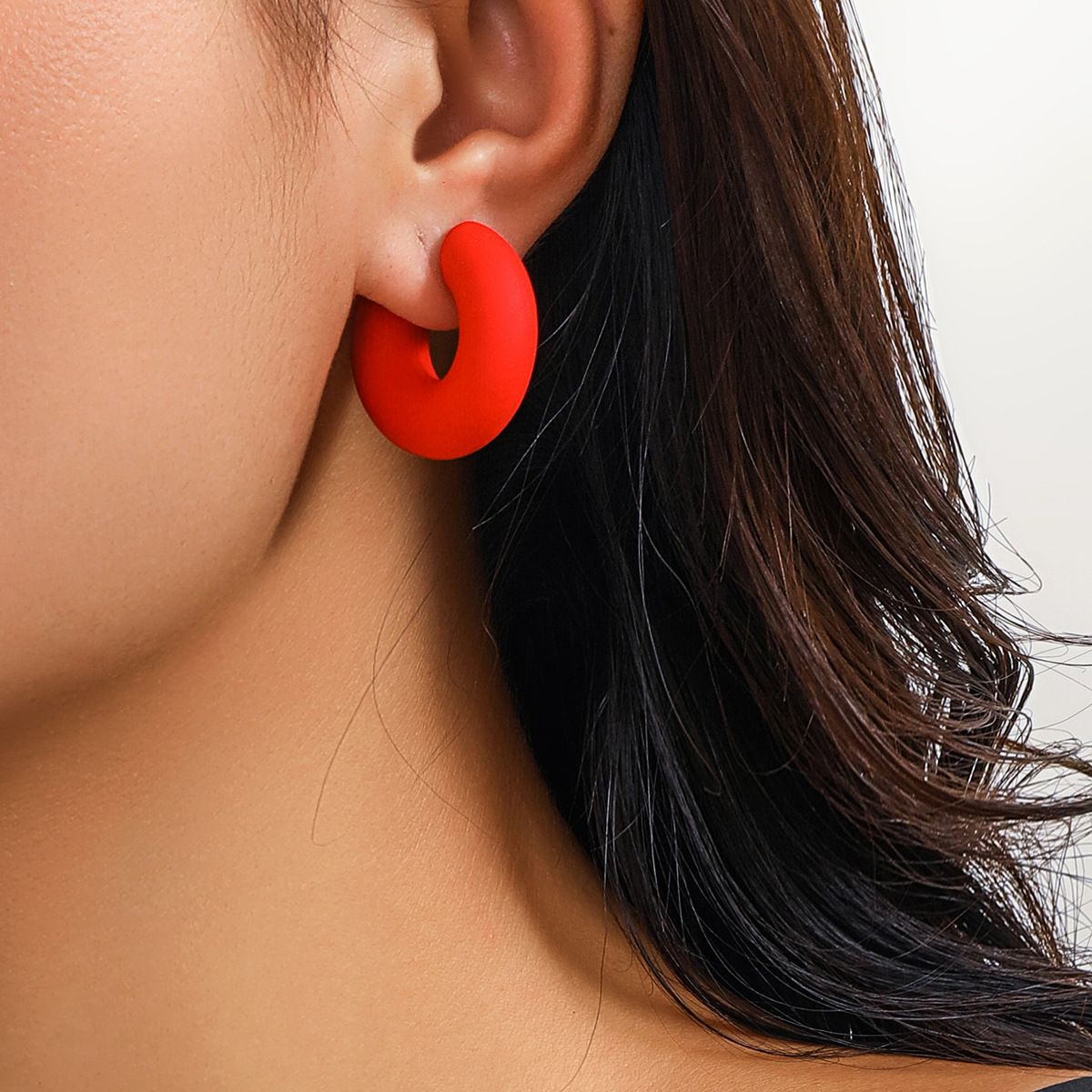 Großhandel Schmuck Einfacher Stil Geometrisch Einfarbig Ccb Überzug Reif Ohrringe display picture 1