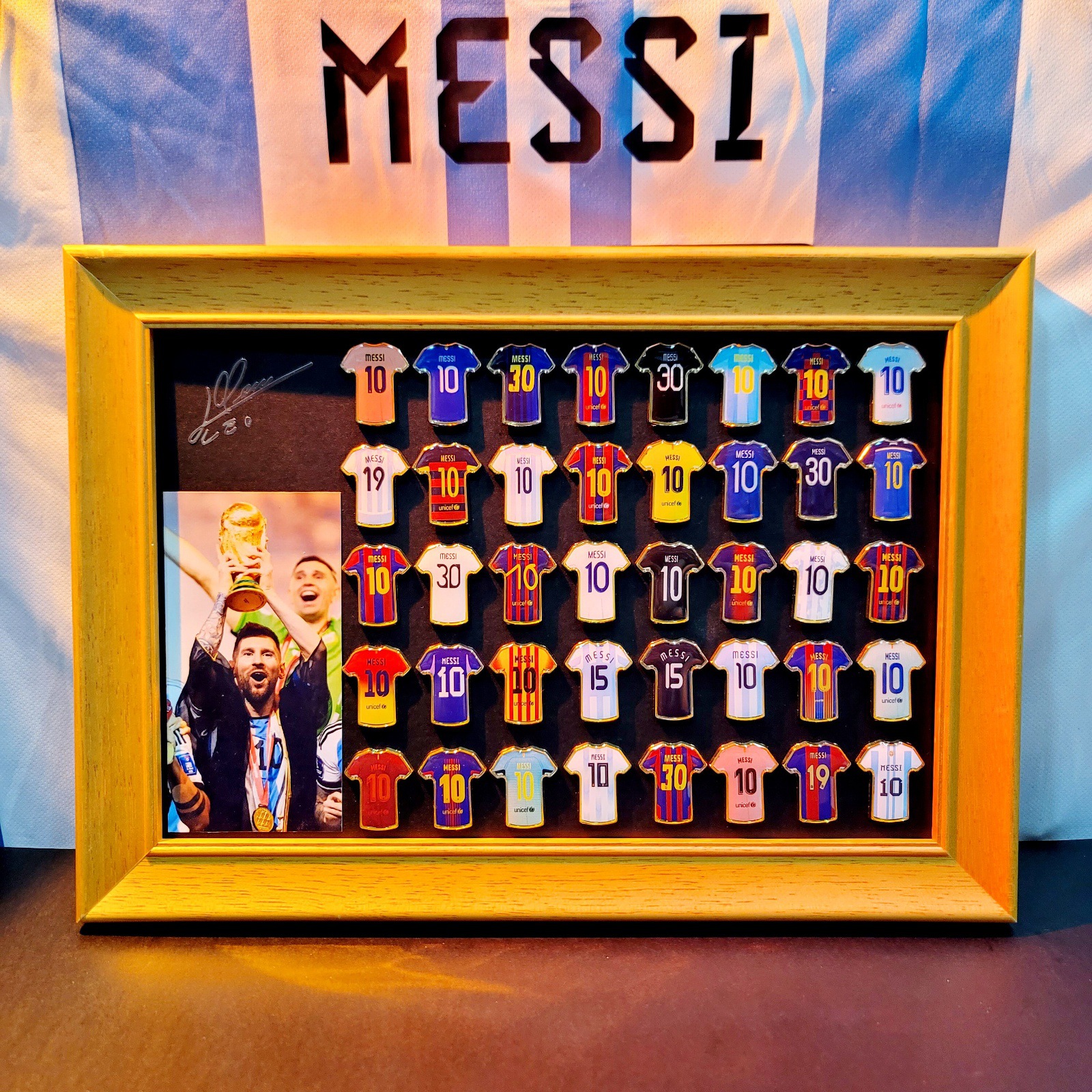 Messi Ronaldo camiseta insignia marco de madera sólida recuerdos de fútbol hechos a mano alrededor del cumpleaños del novio Regalo del festival de Qixi image 18