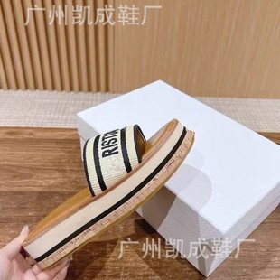 D���ϴָ�Ů���⴩2025���¿����e�ٴ���ĸ�̽���Ь���˺�כ�Ь