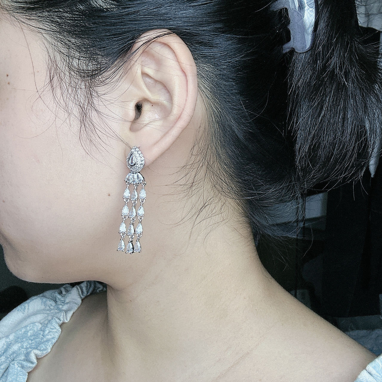 1 Pair Ig Style Shiny Water Droplets Tassel Inlay Copper Zircon Drop Earrings display picture 5