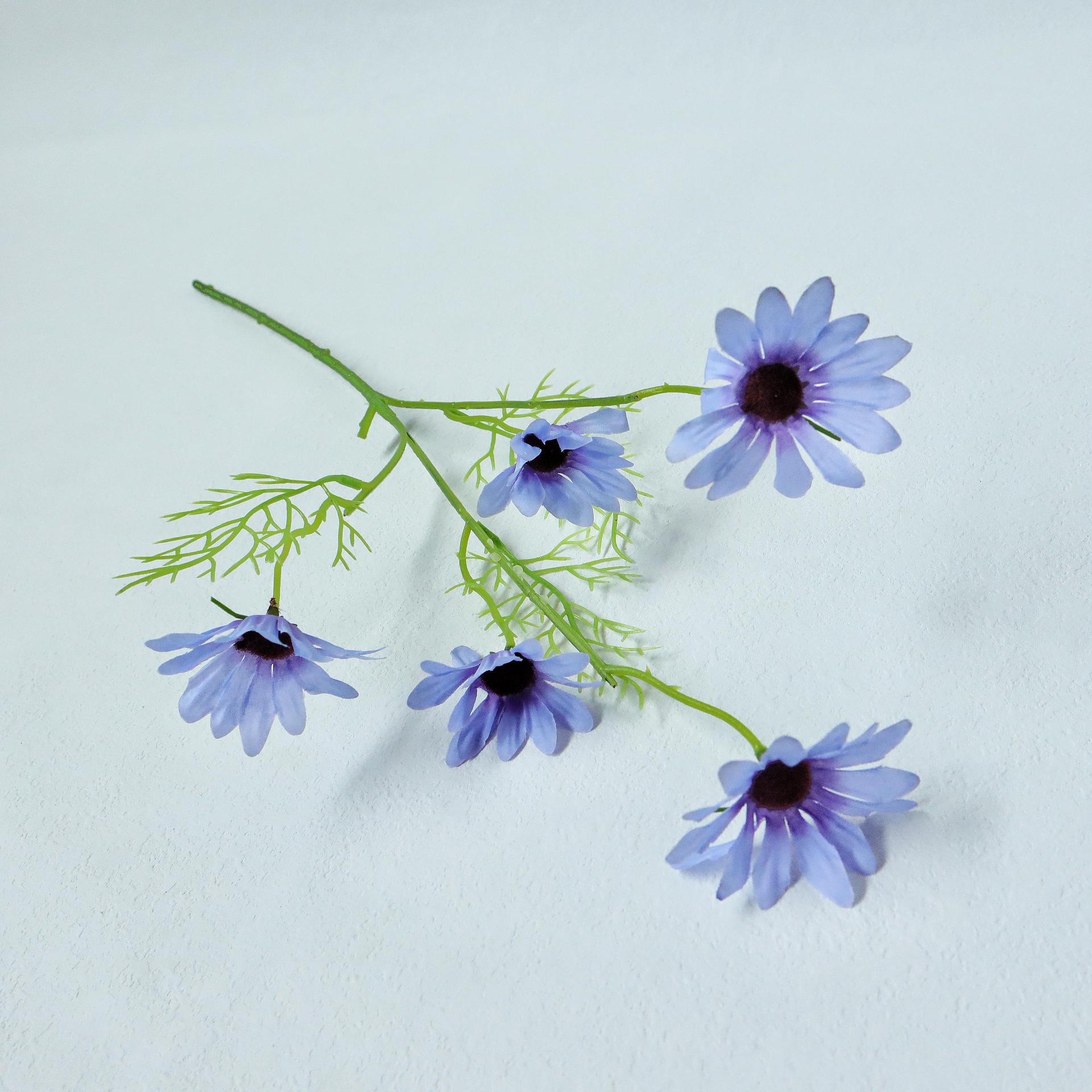 Crisantemo holandés artificial de 5 cabezas para decoración de bodas y hogar, accesorios para fotografía, flores artificiales pequeñas de margarita hechas a mano al por mayor.