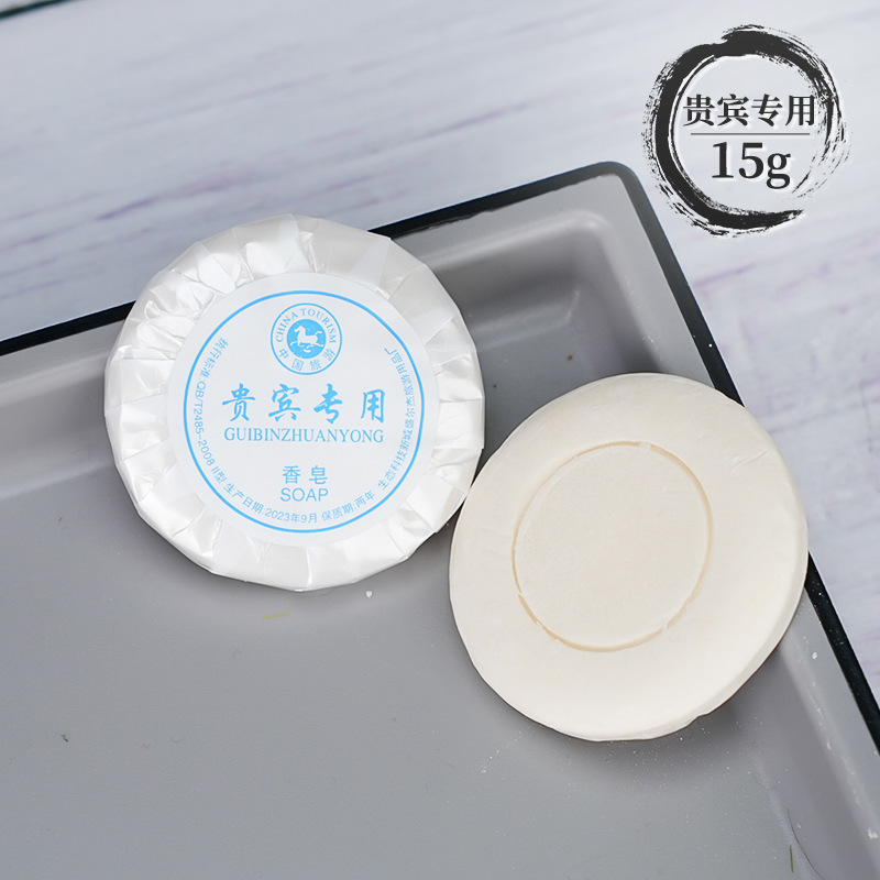 Hotel desechable cepillo de dientes al por mayor puede personalizar el fabricante de hoteles residenciales pasta de dientes peines set de artículos de higiene