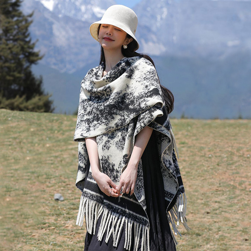 New shawl, travel outfit, large cape, and mesh red matching warm cashmere scarf_voghion.com