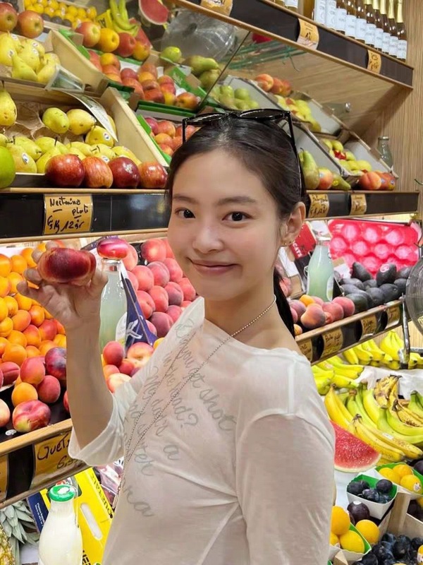 现货 韩国设计师gila天丝字母T恤韩系女装jennie同款显瘦长袖罩衫|undefined