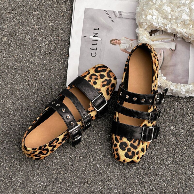 Blogger's Outfit~2026 Niche Designer Cowhide French Belt Buckle Mary Jane Shoes Leopard Print Flat Shoes Blogger's Outfit~2026 Niche Designer Cowhide French Belt Buckle Mary Jane Shoes Leopard Print Flat Shoes