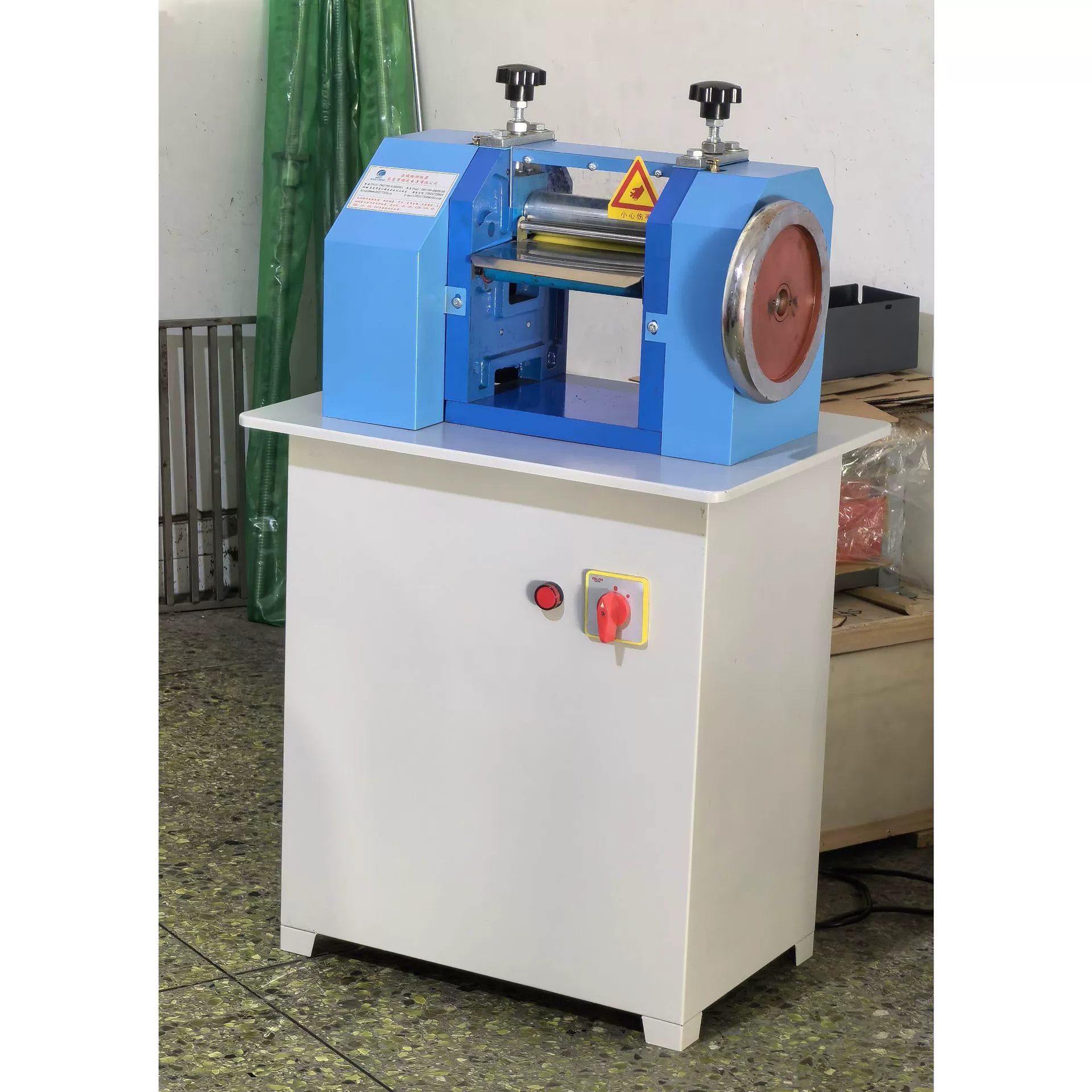 Машина для испытания проводов и кабелей соответствует стандарту GB/T 2951.5, измельчитель для снятия резины Pincheng Instruments.