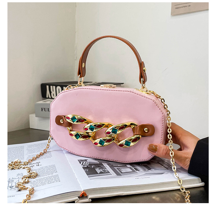 New Korean Version Of The Personality Thick Chain Design Ins Portable Messenger Box Bag display picture 5