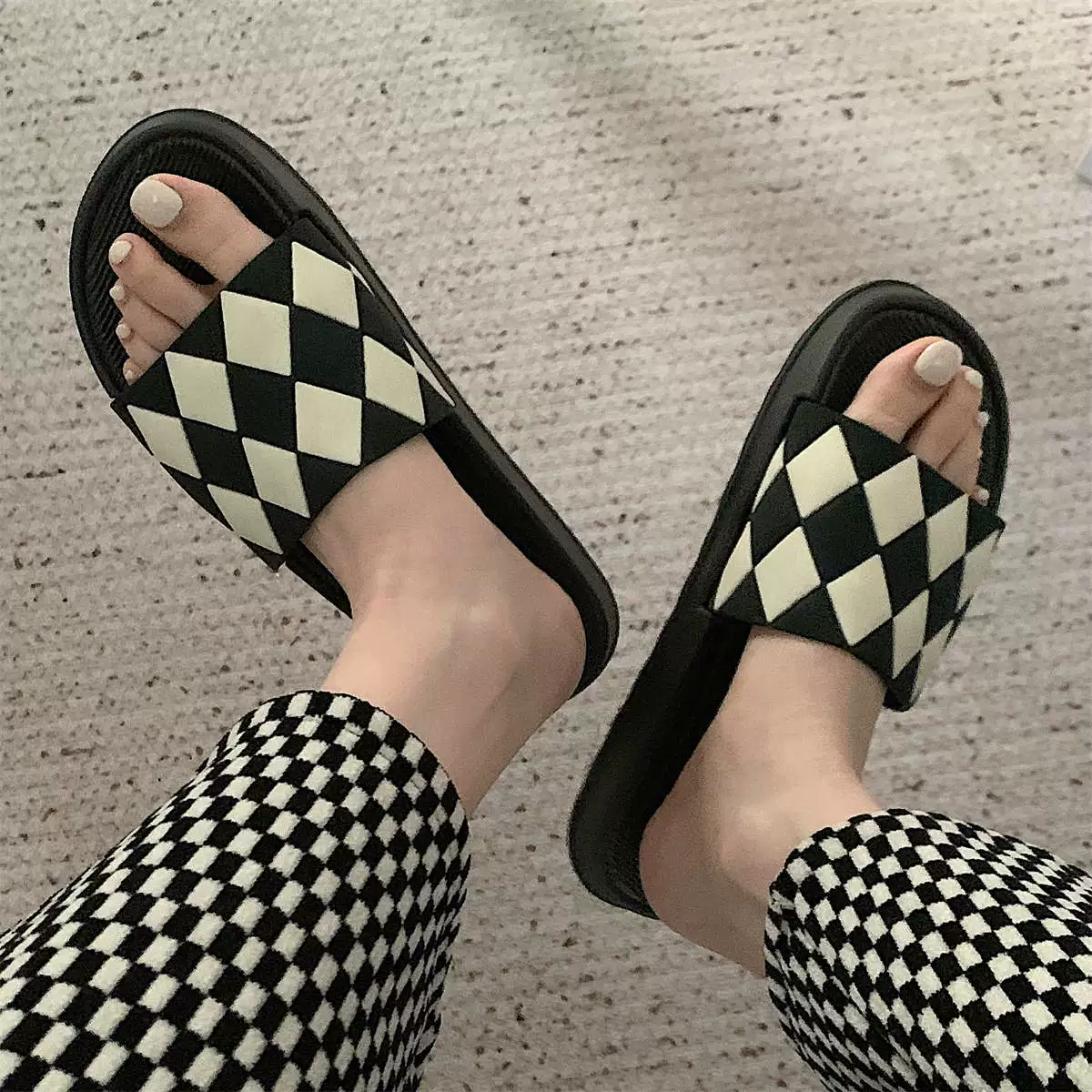 Женские Летние повседневные домашние клетчатые тапочки в Корейском стиле, модный костюм кибер-знаменитостей, универсальные ромбовидные сандалии и тапочки