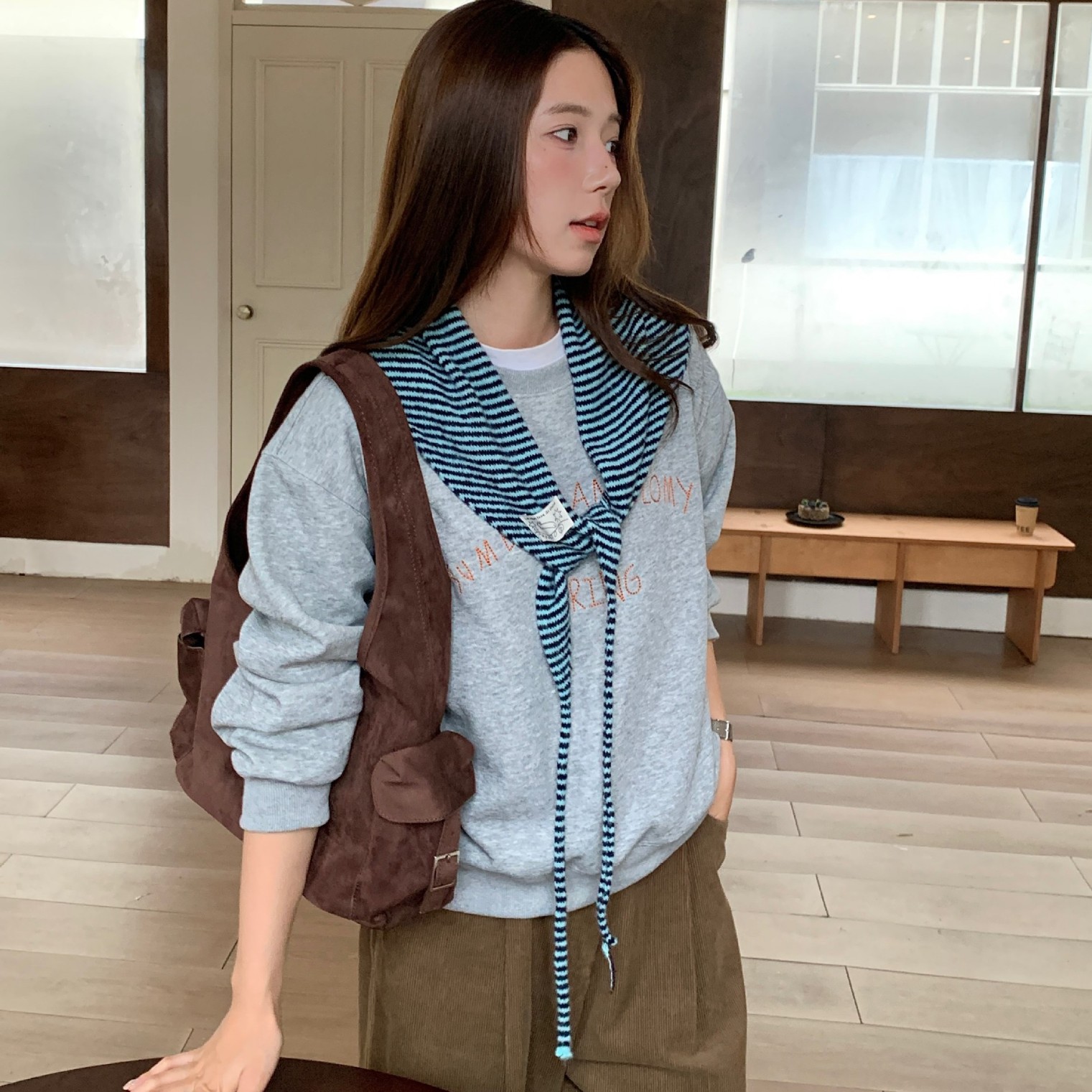 New autumn and winter Korean-style striped retro triangle scarf shawl, multifunctional warm shoulder and neck protector