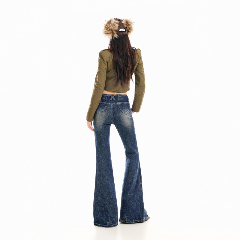 Women's jeans, slightly flared, low-waisted, American style, with reinforced back waistband Women's jeans, slightly flared, low-waisted, American style, with reinforced back waistband